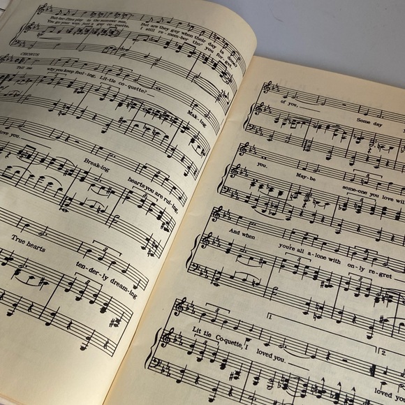 30 Years 30 Hits Music Book, 1950 - Picture 5 of 12